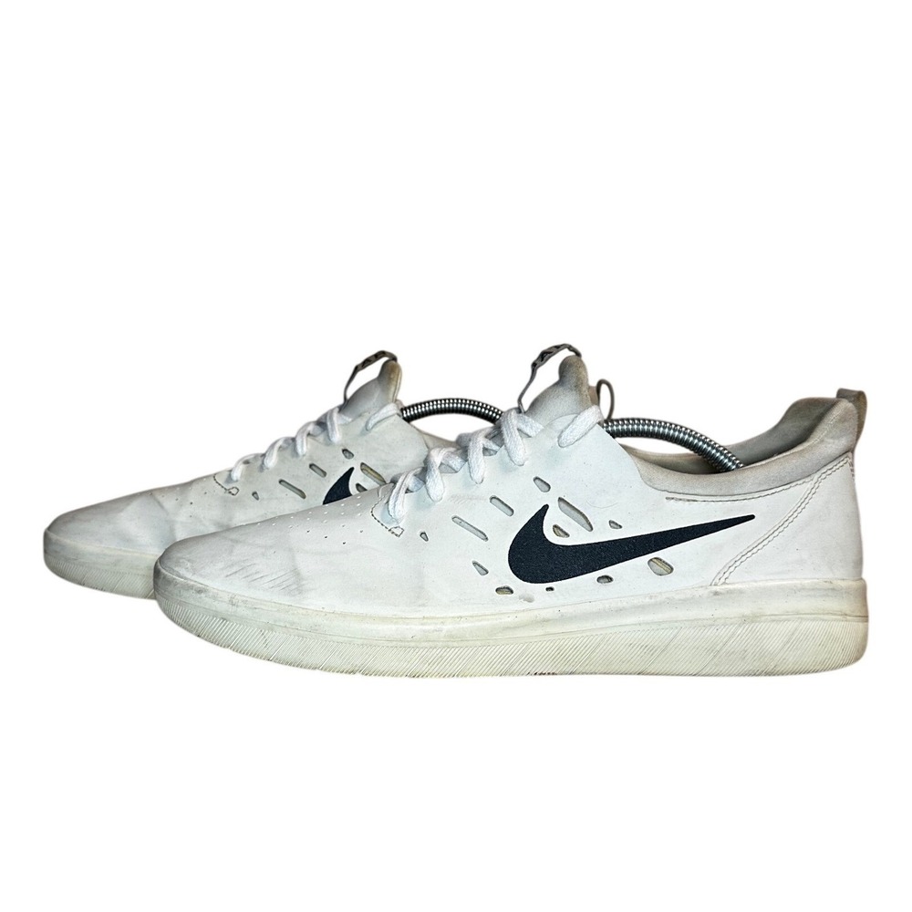 Nike Nyjah Free Skate Shoes White Black Mens Size 11